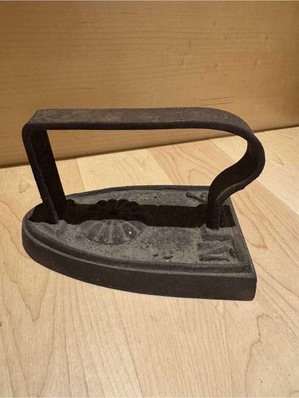 Antique vintage collectible iron - Decorative Home Piece